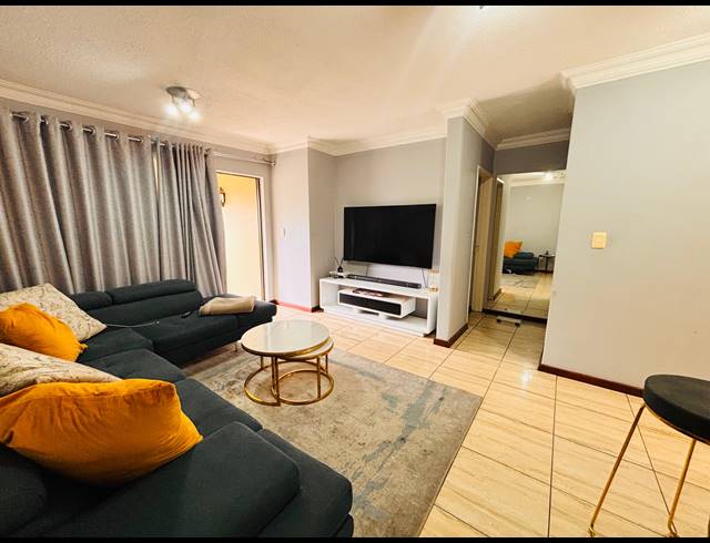 2 BEDROOM SECTIONAL TITLE FOR SALE IN NIEUW MUCKLENEUK
